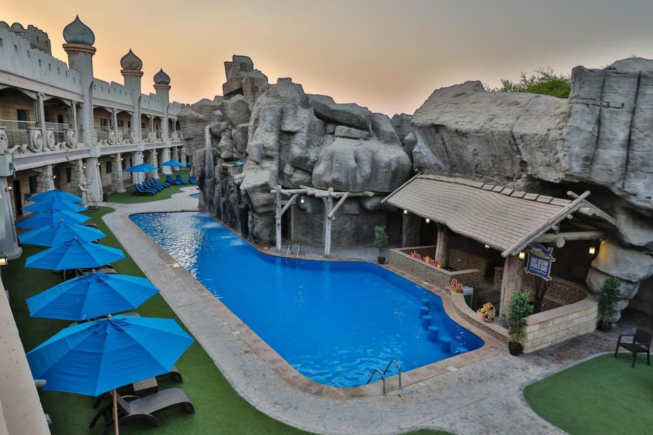 Emirates Park Resort 3*